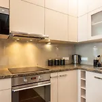 Golden - Bright & Stylish, Stawki Street شقة *