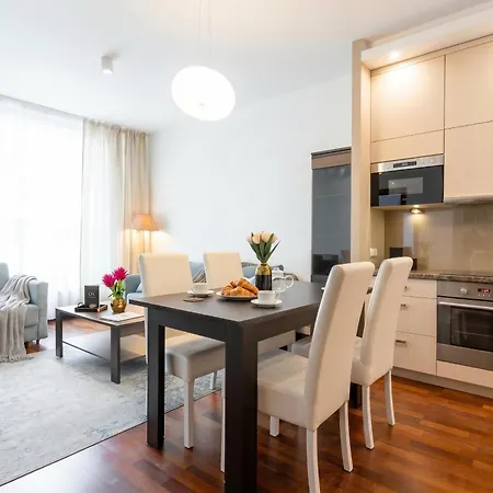 Golden - Bright & Stylish, Stawki Street Apartament