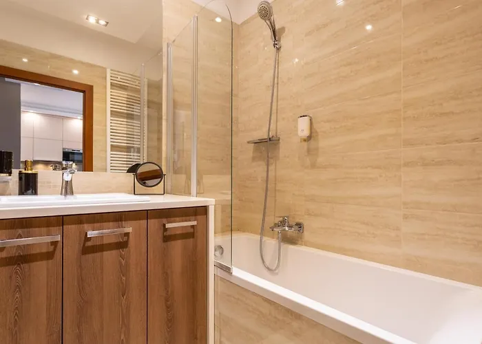 Golden - Bright & Stylish, Stawki Street Apartment