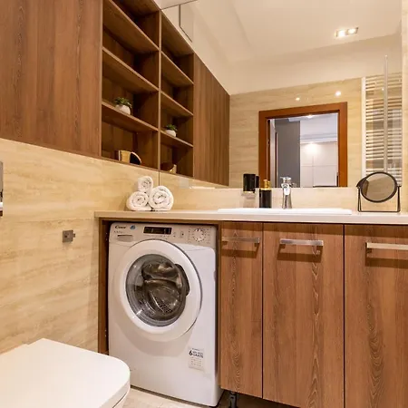 Apartman Golden - Bright & Stylish, Stawki Street *